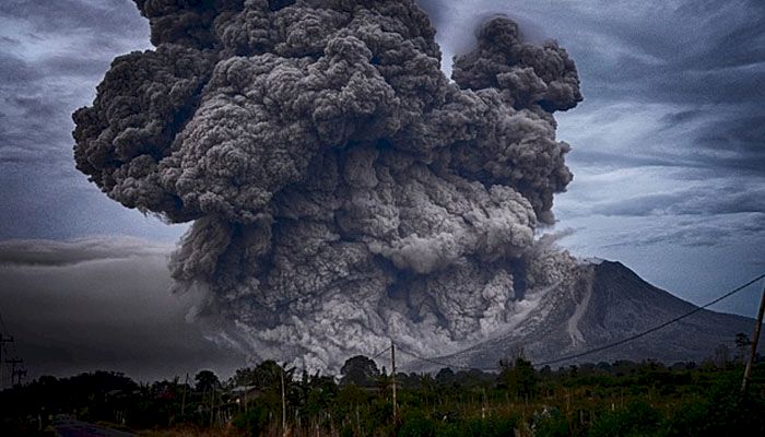 Gunung Semeru Kembali Menggeliat Awan Panas Guguran Meluncur Hingga Mencapai 5.000 Meter